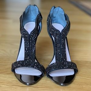 BRAND NEW GLINT sparkly black open toed heel.